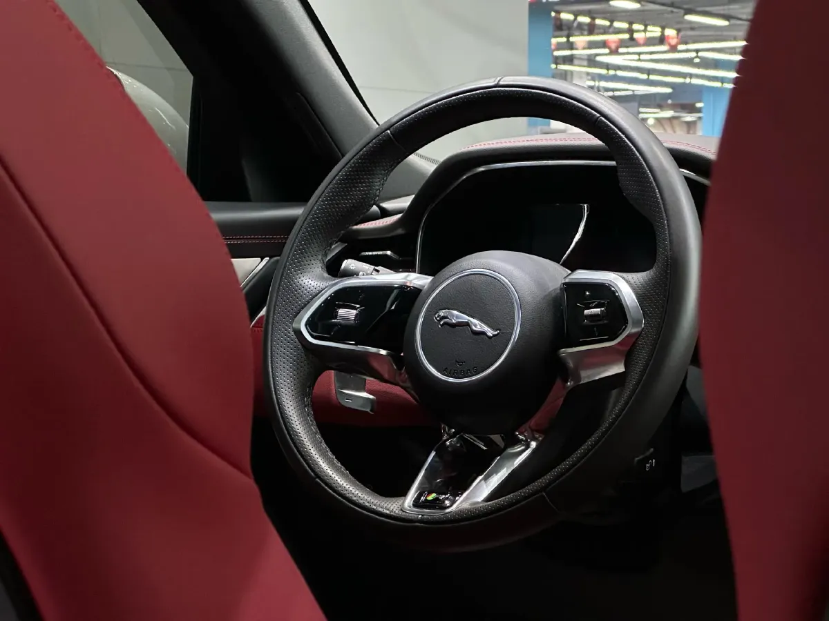 2023 Jaguar XFL 2.0T 250HP L4 8AT,autocango,china used car exporter,china ev exporter,chinese used car exporter,chinese used ev exporter