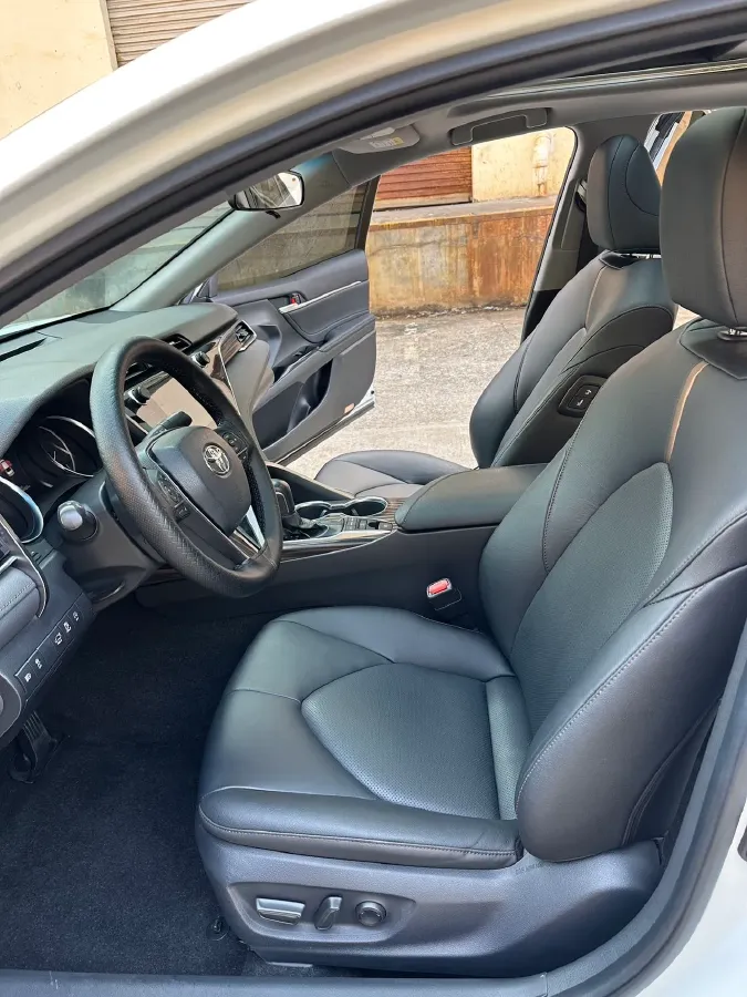 2019 Toyota Camry 2.5L 209HP L4 8AT,autocango,china used car exporter,china ev exporter,chinese used car exporter,chinese used ev exporter