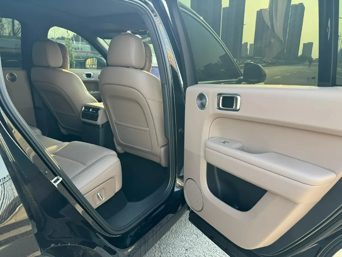 2025 Li L6 Range Extended 154HP L4 REEV,autocango,china used car exporter,china ev exporter,chinese used car exporter,chinese used ev exporter