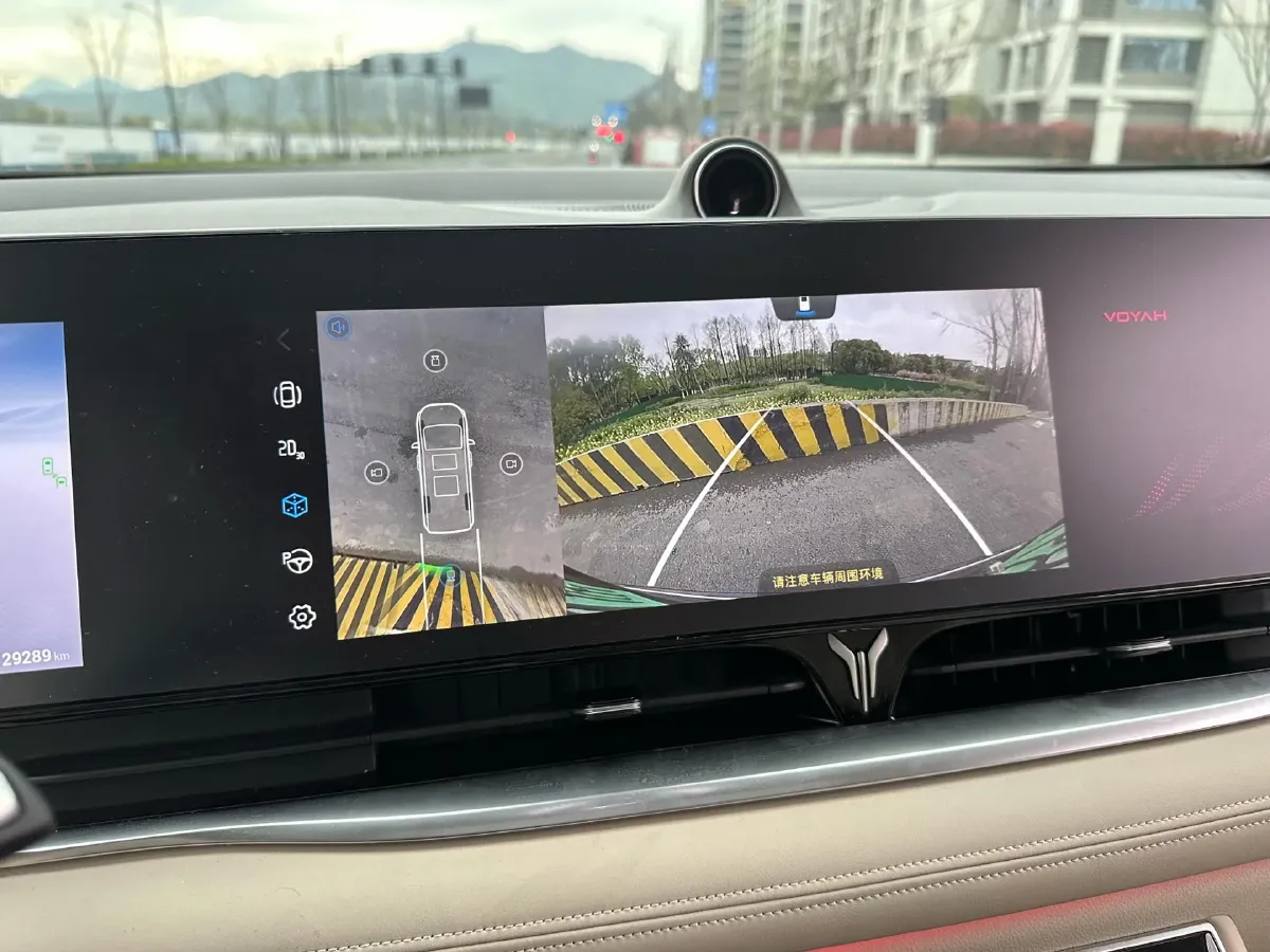 2022 Voyah Dream 1.5T 136HP L4 PHEV 25.57KWH,autocango,china used car exporter,china ev exporter,chinese used car exporter,chinese used ev exporter