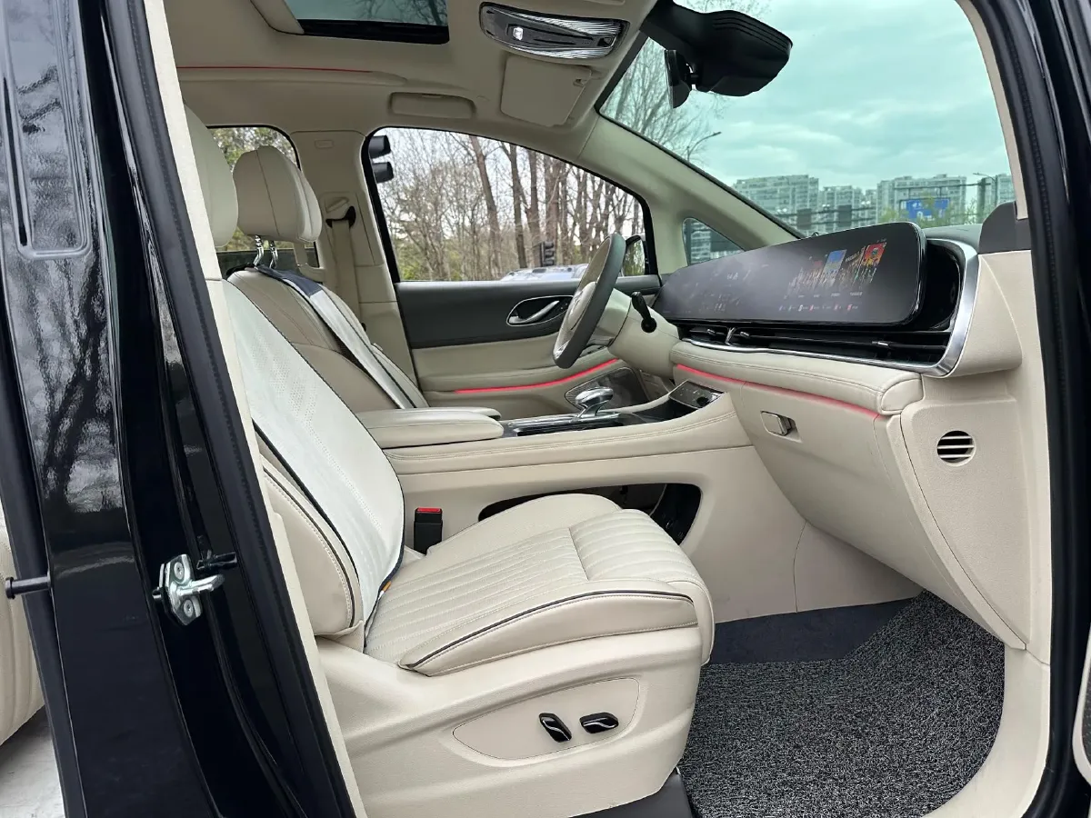 2022 Voyah Dream 1.5T 136HP L4 PHEV 25.57KWH,autocango,china used car exporter,china ev exporter,chinese used car exporter,chinese used ev exporter