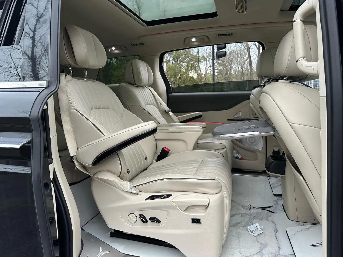 2022 Voyah Dream 1.5T 136HP L4 PHEV 25.57KWH,autocango,china used car exporter,china ev exporter,chinese used car exporter,chinese used ev exporter