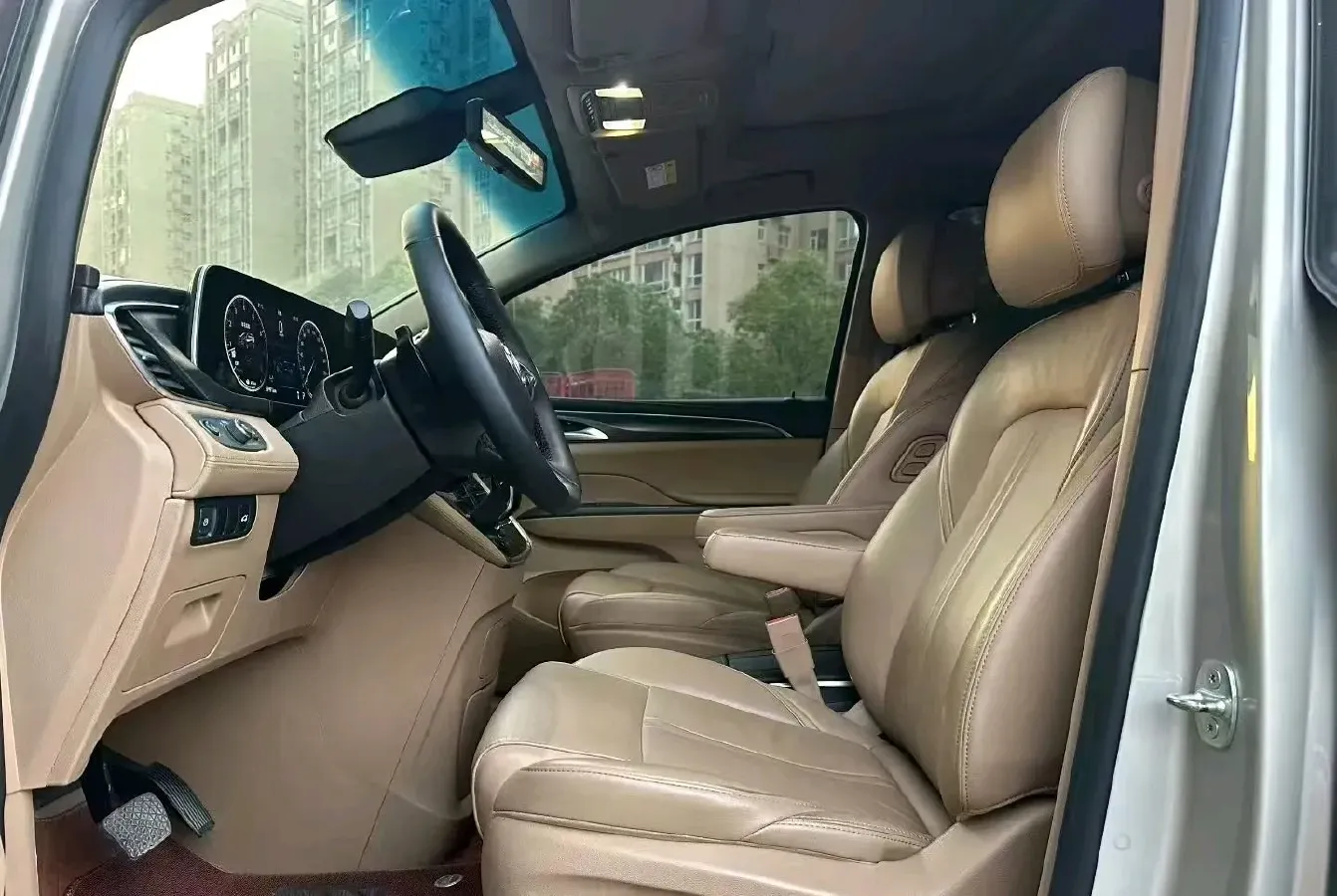 2021 Buick GL8 2.0T 237HP L4 9AT,autocango,china used car exporter,china ev exporter,chinese used car exporter,chinese used ev exporter