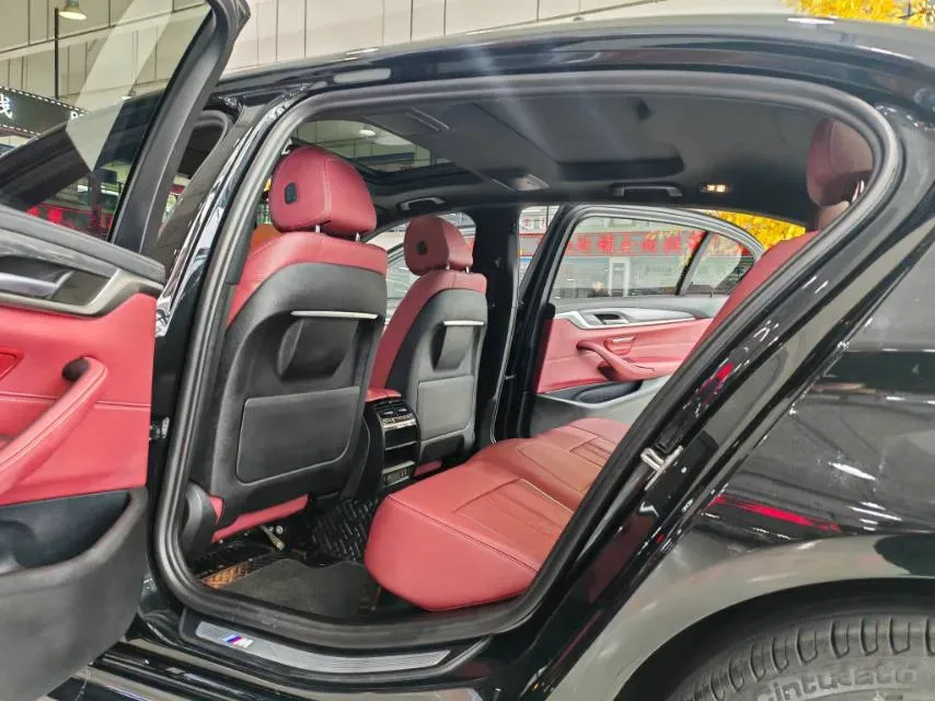 2021 BMW 5 Series 2.0T 252HP L4 8AT,autocango,china used car exporter,china ev exporter,chinese used car exporter,chinese used ev exporter