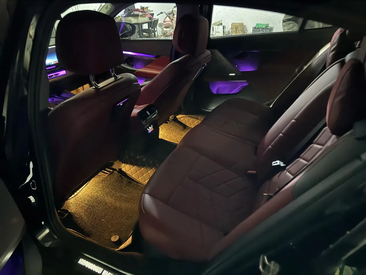 2025 BMW 5 Series 2.0T 258HP L4 8AT,autocango,china used car exporter,china ev exporter,chinese used car exporter,chinese used ev exporter