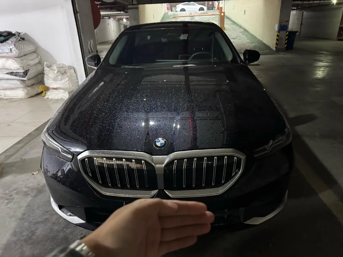 2025 BMW 5 Series 2.0T 258HP L4 8AT,autocango,china used car exporter,china ev exporter,chinese used car exporter,chinese used ev exporter