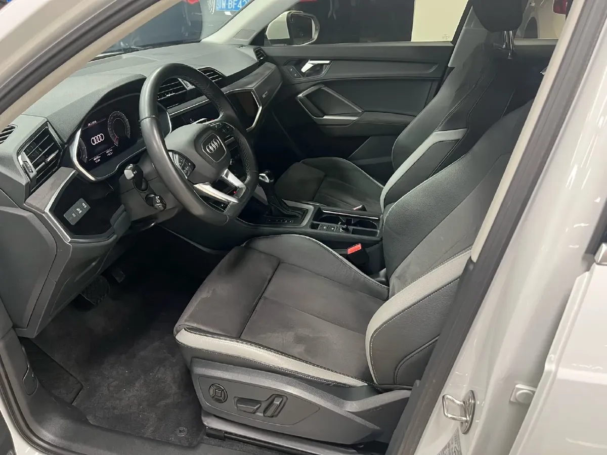 2022 Audi Q3 1.4T 150HP L4 7DCT,autocango,china used car exporter,china ev exporter,chinese used car exporter,chinese used ev exporter