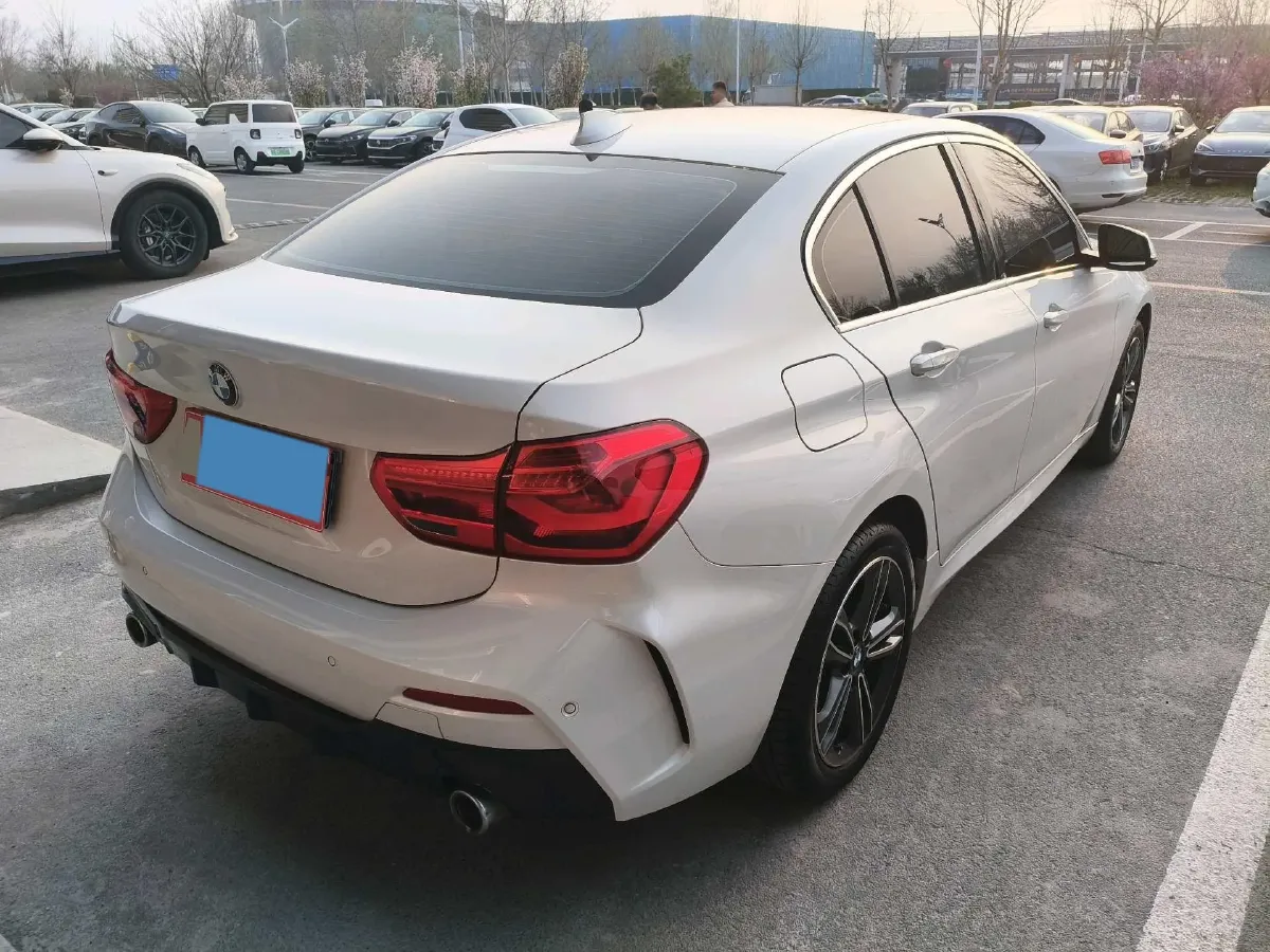 2022 BMW 1 Series 1.5T 140HP L3 7DCT,autocango,china used car exporter,china ev exporter,chinese used car exporter,chinese used ev exporter