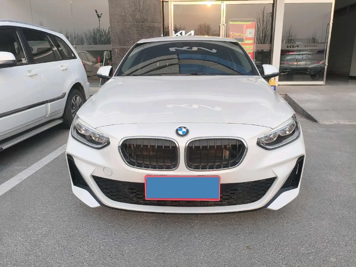 2022 BMW 1 Series 1.5T 140HP L3 7DCT,autocango,china used car exporter,china ev exporter,chinese used car exporter,chinese used ev exporter