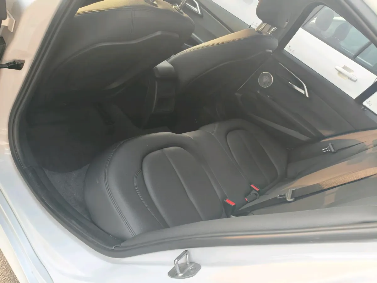 2022 BMW 1 Series 1.5T 140HP L3 7DCT,autocango,china used car exporter,china ev exporter,chinese used car exporter,chinese used ev exporter