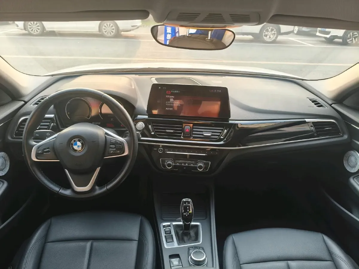 2022 BMW 1 Series 1.5T 140HP L3 7DCT,autocango,china used car exporter,china ev exporter,chinese used car exporter,chinese used ev exporter