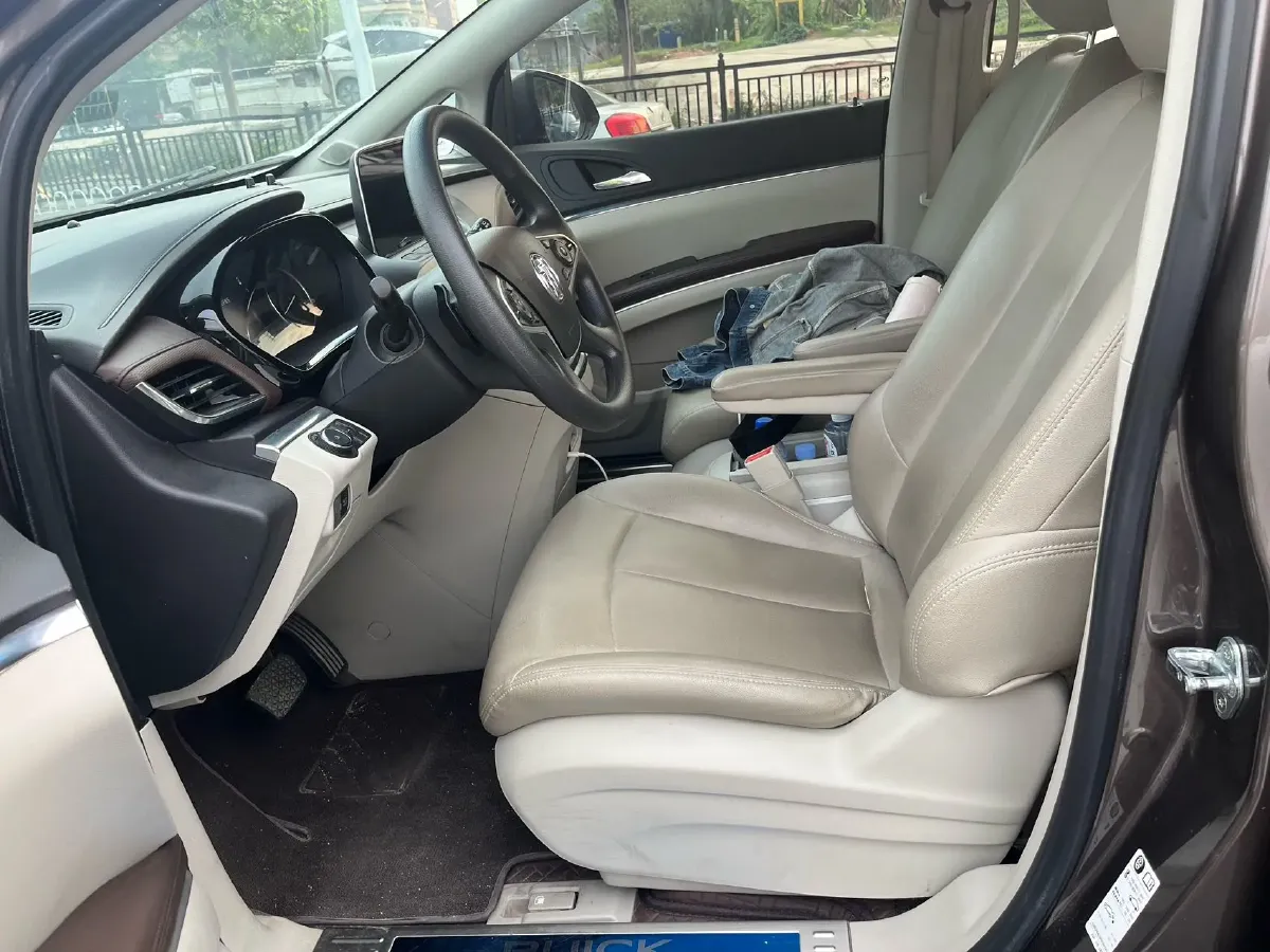 2023 Buick GL8 2.0T 237HP L4 9AT,autocango,china used car exporter,china ev exporter,chinese used car exporter,chinese used ev exporter