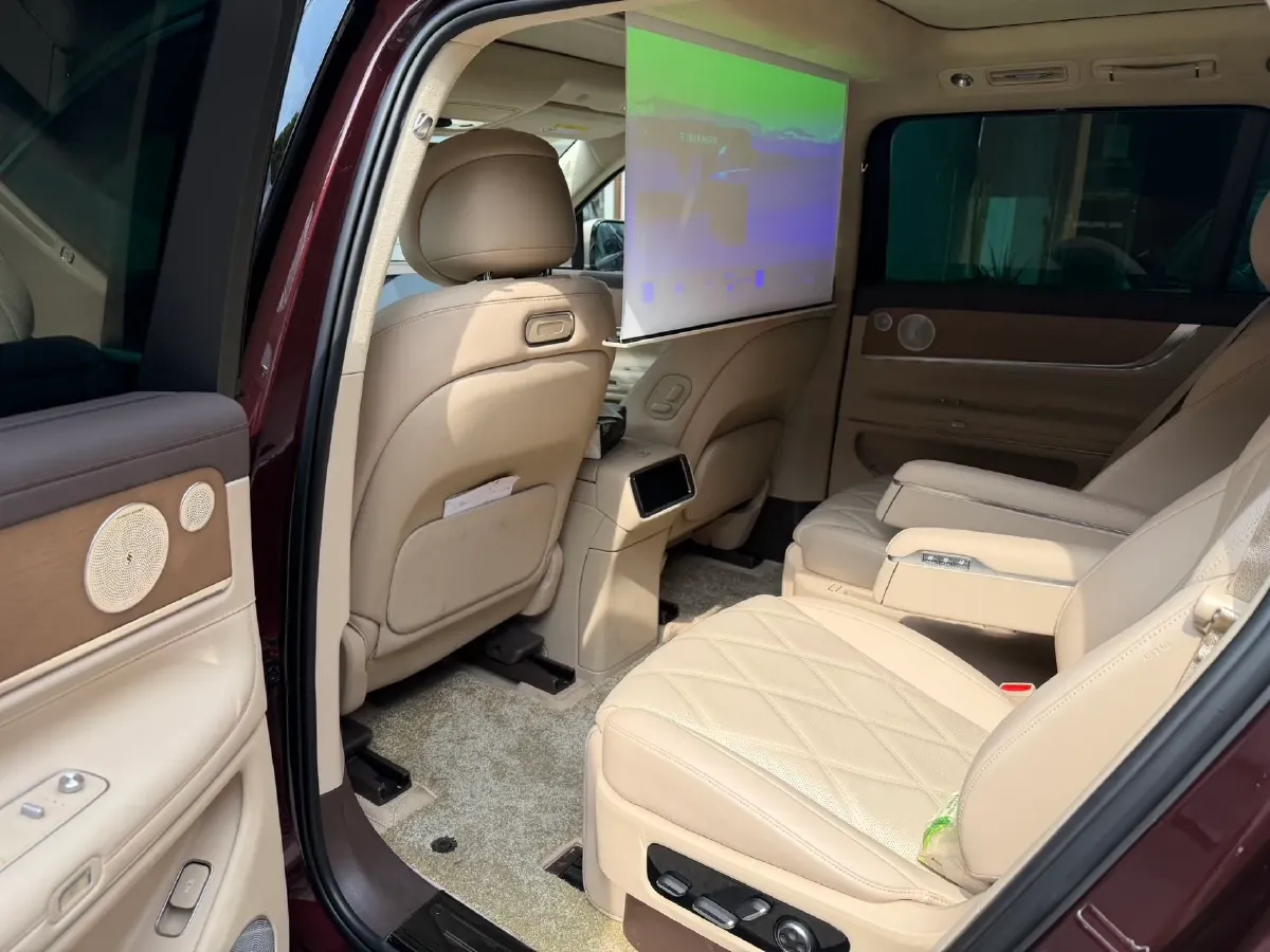 2025 AITO AITO M9 REEV 160HP REEV 52KWH,autocango,china used car exporter,china ev exporter,chinese used car exporter,chinese used ev exporter