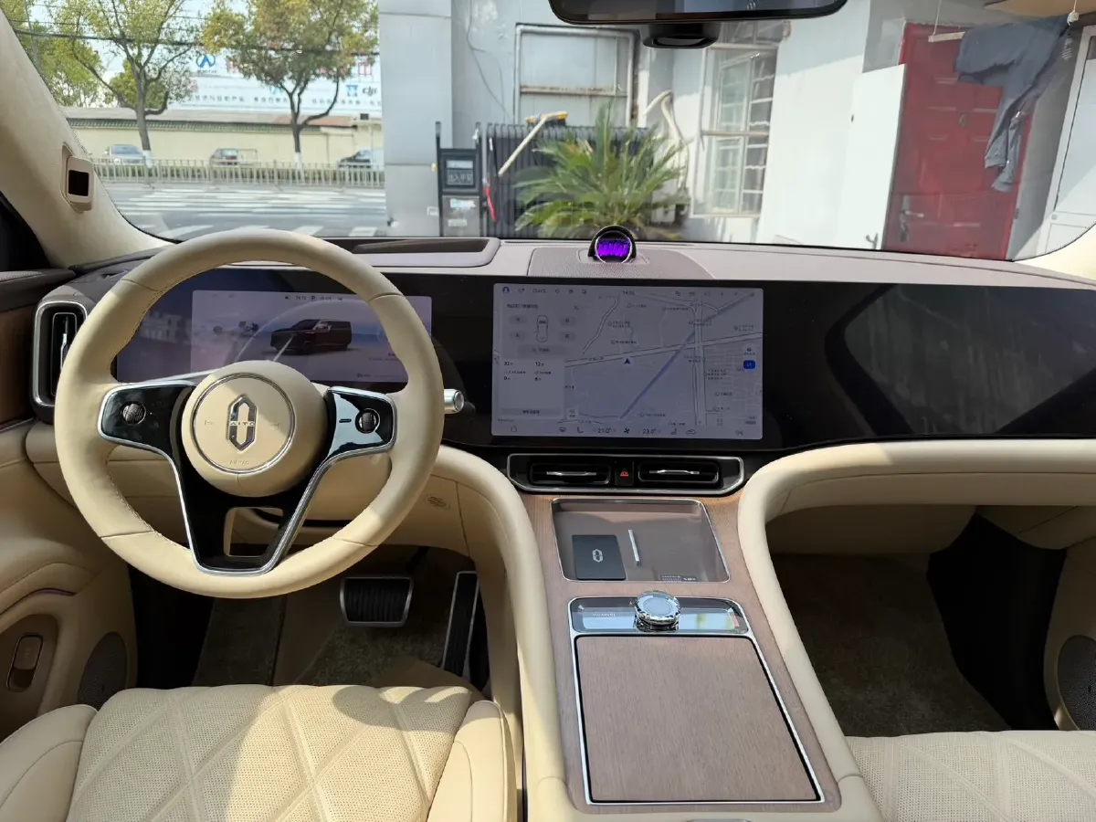 2025 AITO AITO M9 REEV 160HP REEV 52KWH,autocango,china used car exporter,china ev exporter,chinese used car exporter,chinese used ev exporter