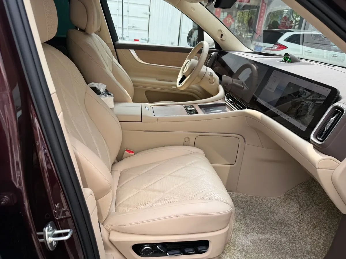 2025 AITO AITO M9 REEV 160HP REEV 52KWH,autocango,china used car exporter,china ev exporter,chinese used car exporter,chinese used ev exporter