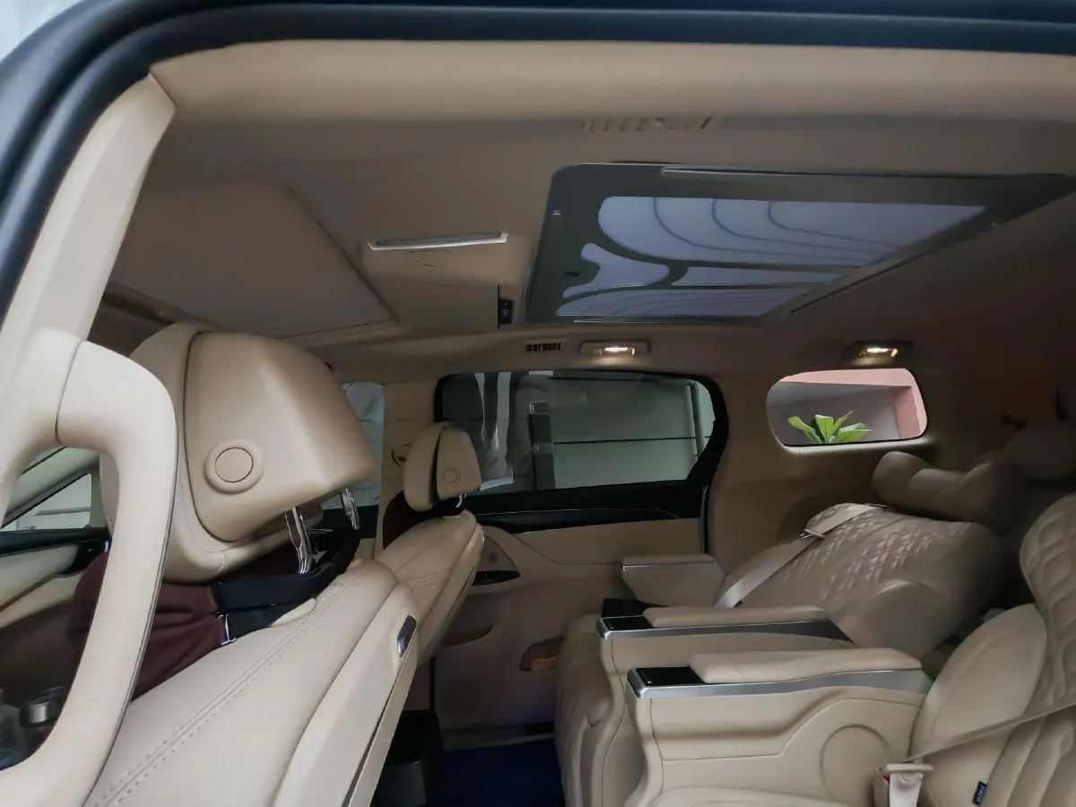 2022 Buick GL8 2.0T 237HP L4 9AT,autocango,china used car exporter,china ev exporter,chinese used car exporter,chinese used ev exporter