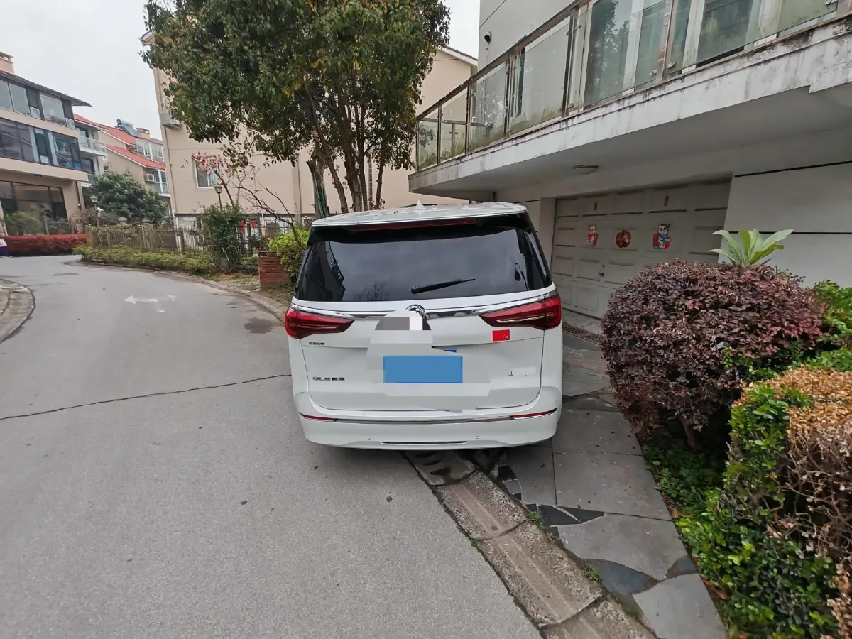 2022 Buick GL8 2.0T 237HP L4 9AT,autocango,china used car exporter,china ev exporter,chinese used car exporter,chinese used ev exporter