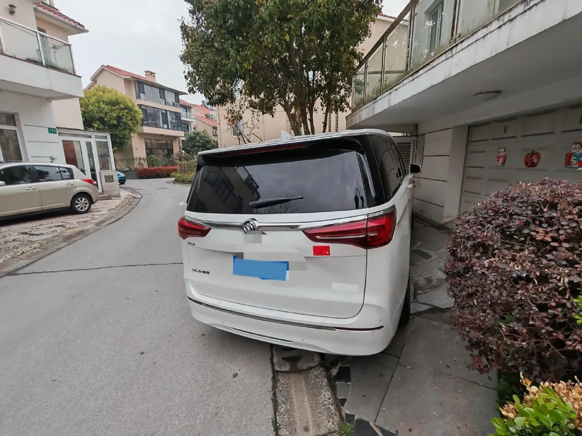 2022 Buick GL8 2.0T 237HP L4 9AT,autocango,china used car exporter,china ev exporter,chinese used car exporter,chinese used ev exporter