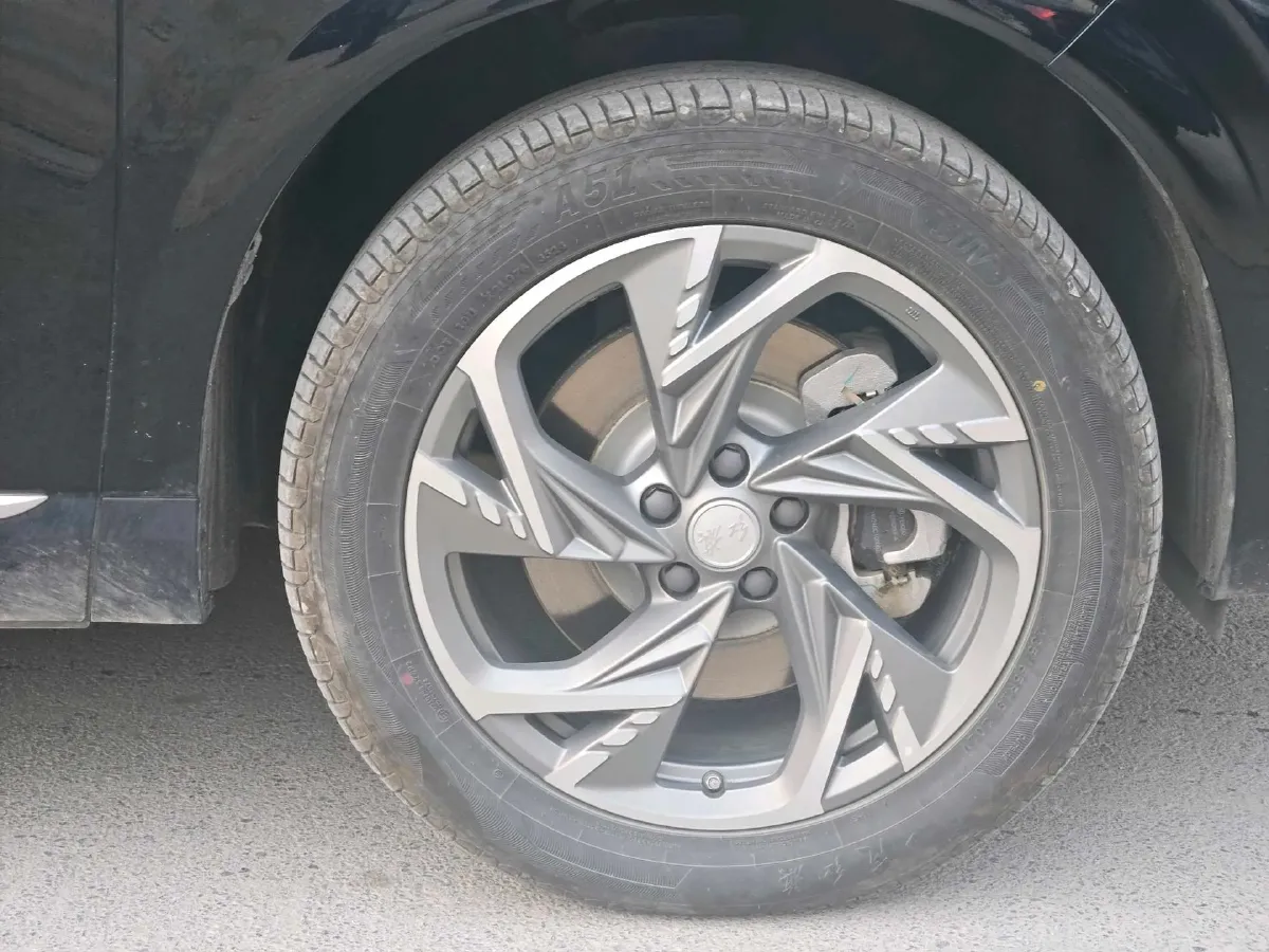 2024 HongQi HS3 1.5T 169HP L4 1DHT PHEV 18.4KWH,autocango,china used car exporter,china ev exporter,chinese used car exporter,chinese used ev exporter