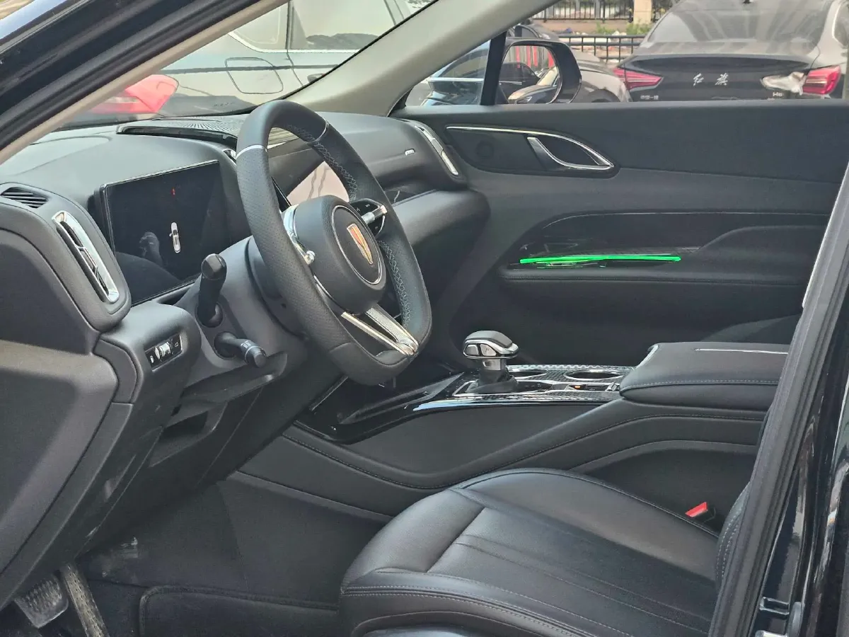 2024 HongQi HS3 1.5T 169HP L4 1DHT PHEV 18.4KWH,autocango,china used car exporter,china ev exporter,chinese used car exporter,chinese used ev exporter