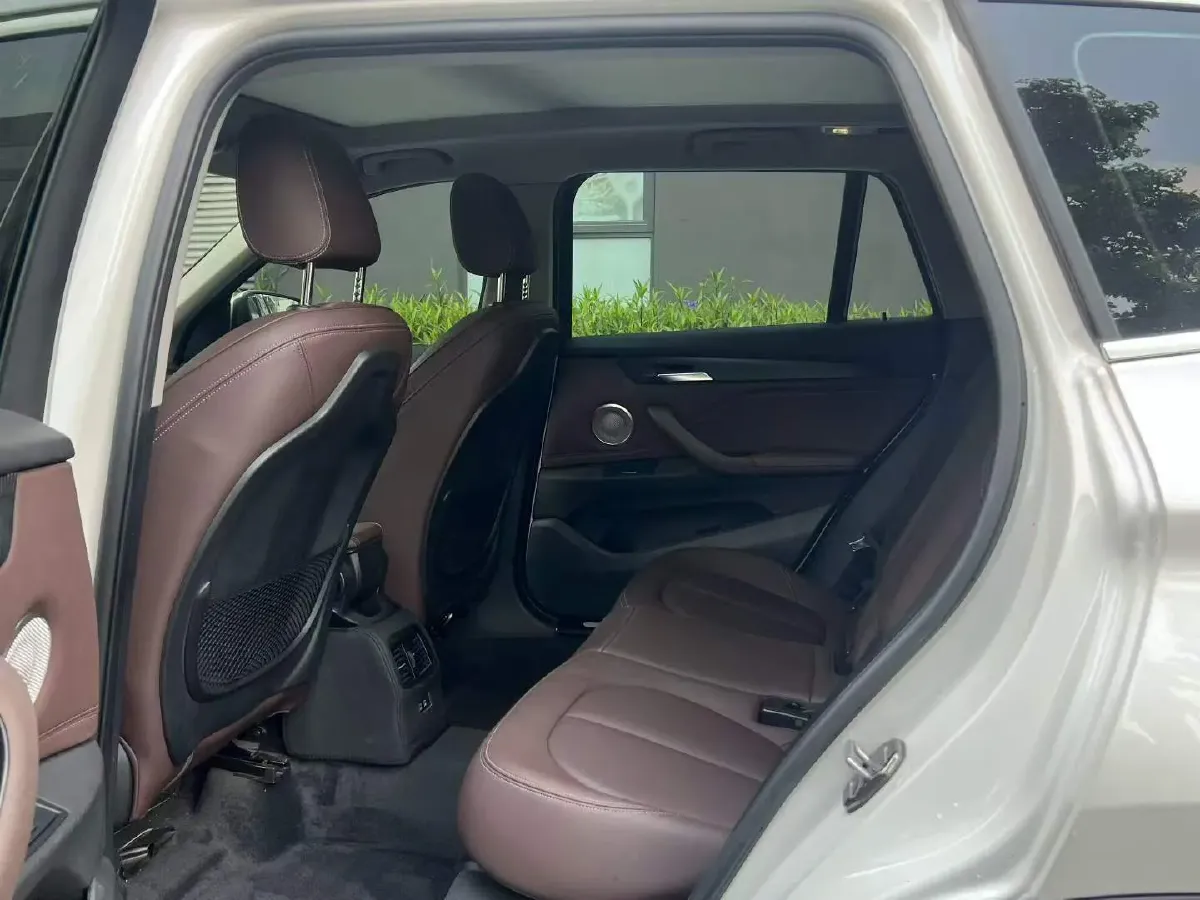 2022 BMW X1 2.0T 192HP L4 7DCT,autocango,china used car exporter,china ev exporter,chinese used car exporter,chinese used ev exporter