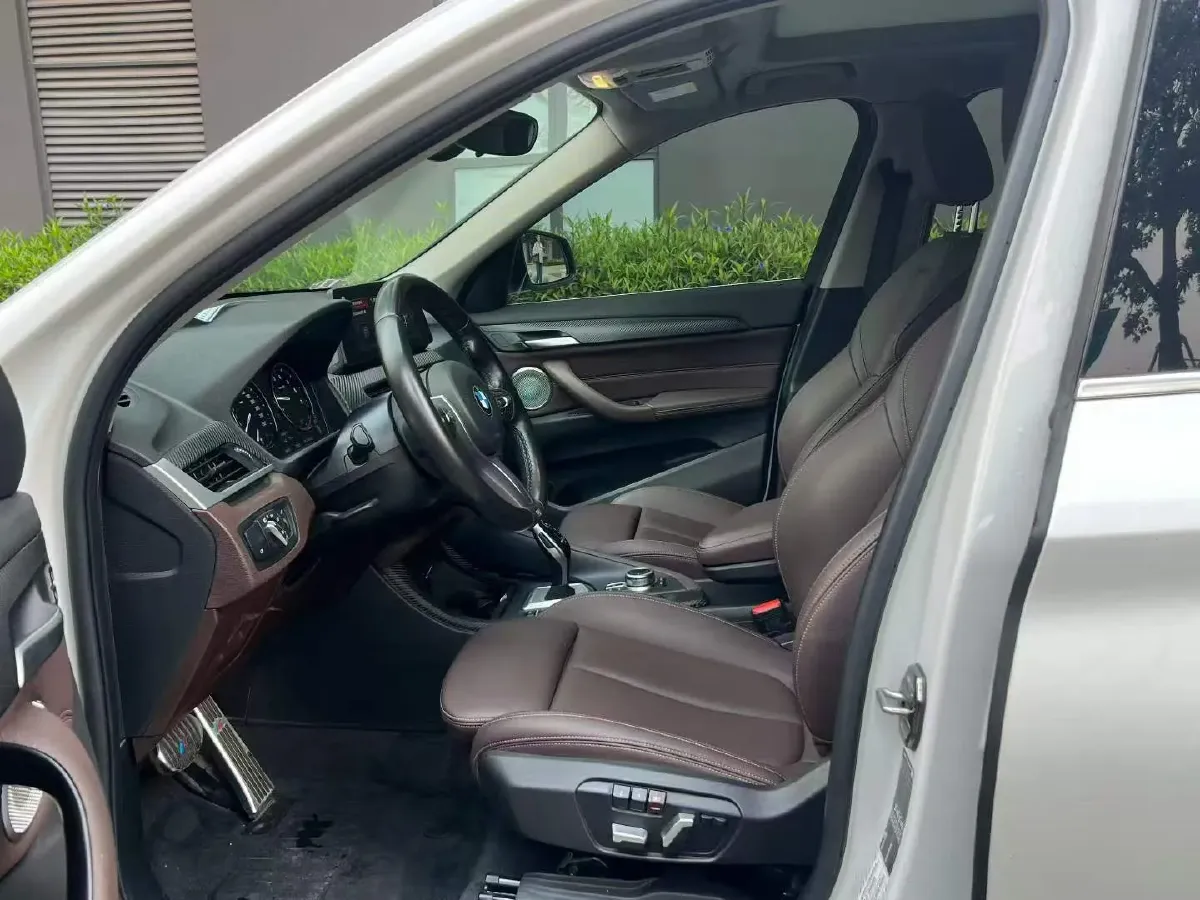 2022 BMW X1 2.0T 192HP L4 7DCT,autocango,china used car exporter,china ev exporter,chinese used car exporter,chinese used ev exporter