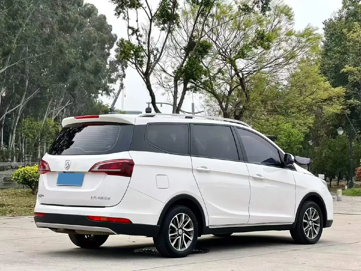 2021 BaoJun 730 1.5L 105HP L4 6MT,autocango,china used car exporter,china ev exporter,chinese used car exporter,chinese used ev exporter