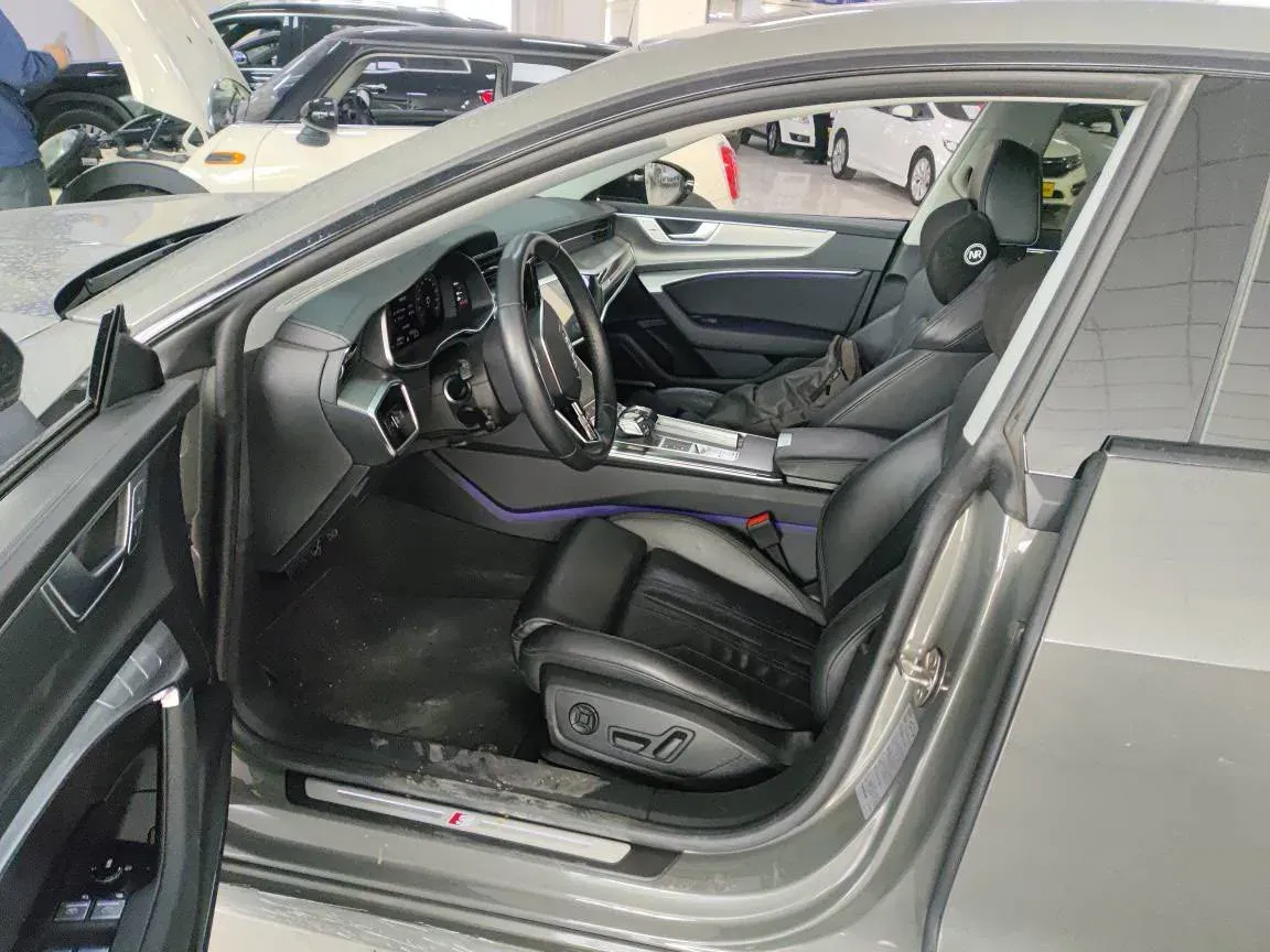 2023 Audi A7 2.0T 265HP L4 7DCT,autocango,china used car exporter,china ev exporter,chinese used car exporter,chinese used ev exporter