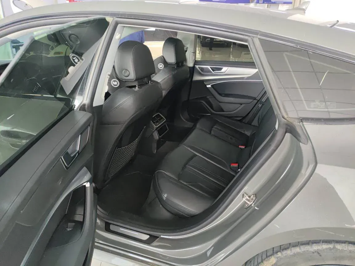 2023 Audi A7 2.0T 265HP L4 7DCT,autocango,china used car exporter,china ev exporter,chinese used car exporter,chinese used ev exporter