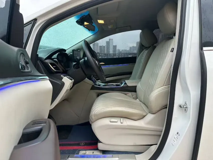 2022 Buick GL8 2.0T 237HP L4 9AT,autocango,china used car exporter,china ev exporter,chinese used car exporter,chinese used ev exporter