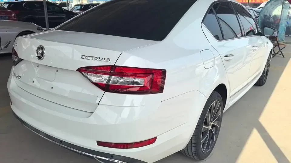 2018 Skoda Octavia 1.4T 150HP L4 7DCT,autocango,china used car exporter,china ev exporter,chinese used car exporter,chinese used ev exporter