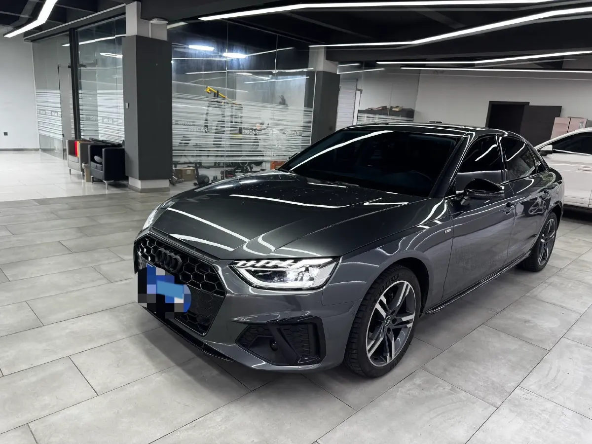 2023 Audi A4L 2.0T 190HP L4 7DCT,autocango,china used car exporter,china ev exporter,chinese used car exporter,chinese used ev exporter