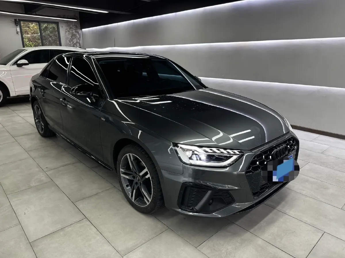 2023 Audi A4L 2.0T 190HP L4 7DCT,autocango,china used car exporter,china ev exporter,chinese used car exporter,chinese used ev exporter