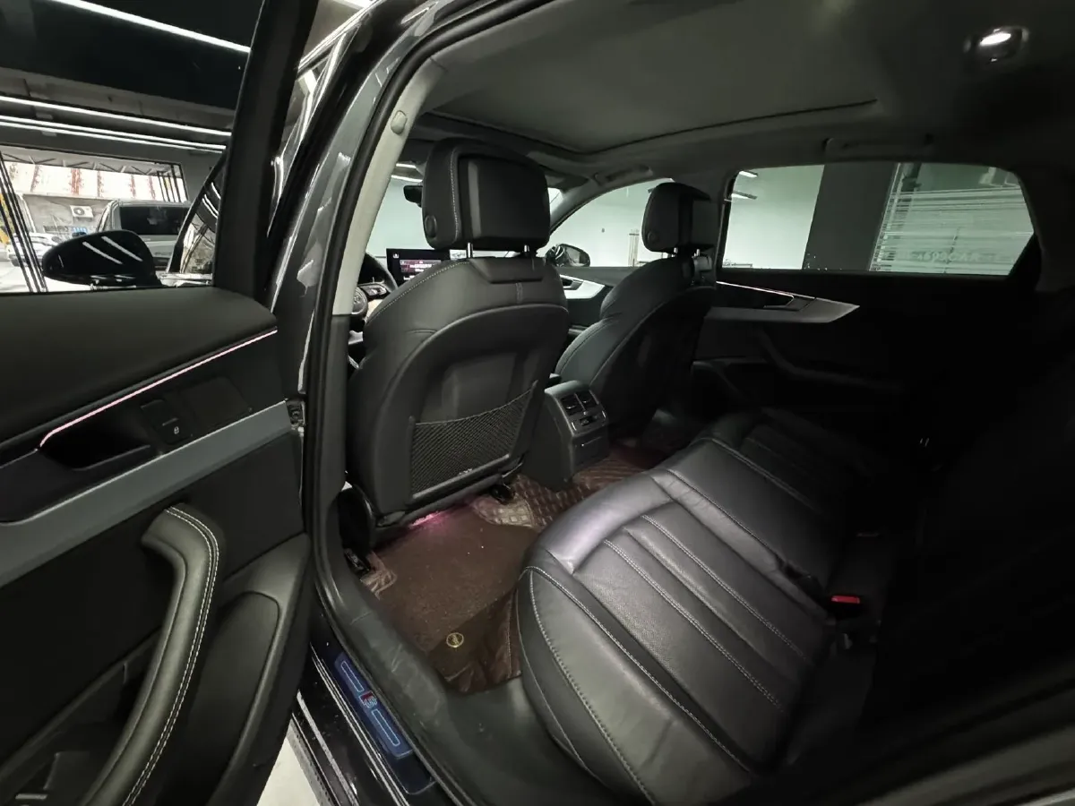 2023 Audi A4L 2.0T 190HP L4 7DCT,autocango,china used car exporter,china ev exporter,chinese used car exporter,chinese used ev exporter