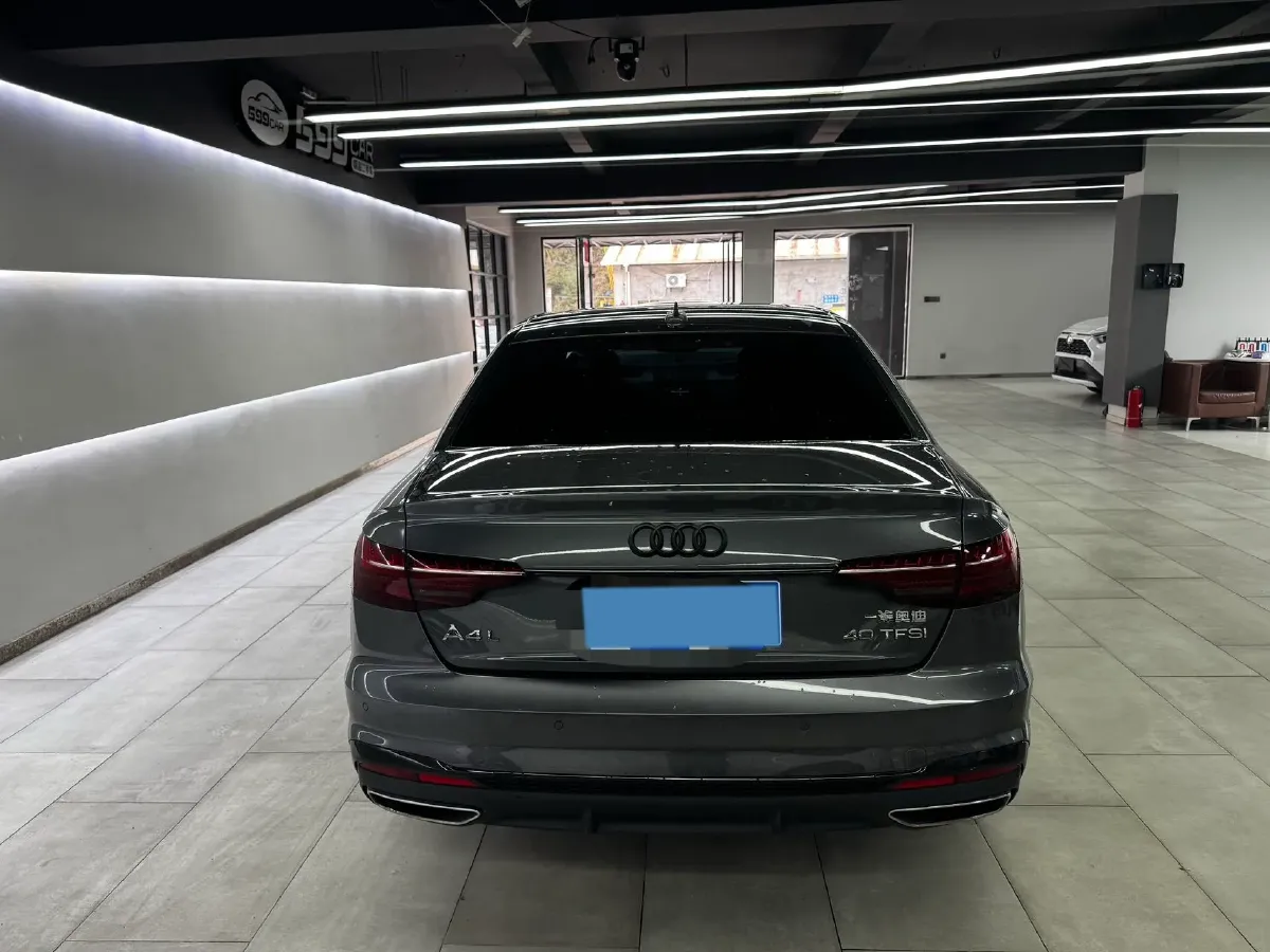 2023 Audi A4L 2.0T 190HP L4 7DCT,autocango,china used car exporter,china ev exporter,chinese used car exporter,chinese used ev exporter