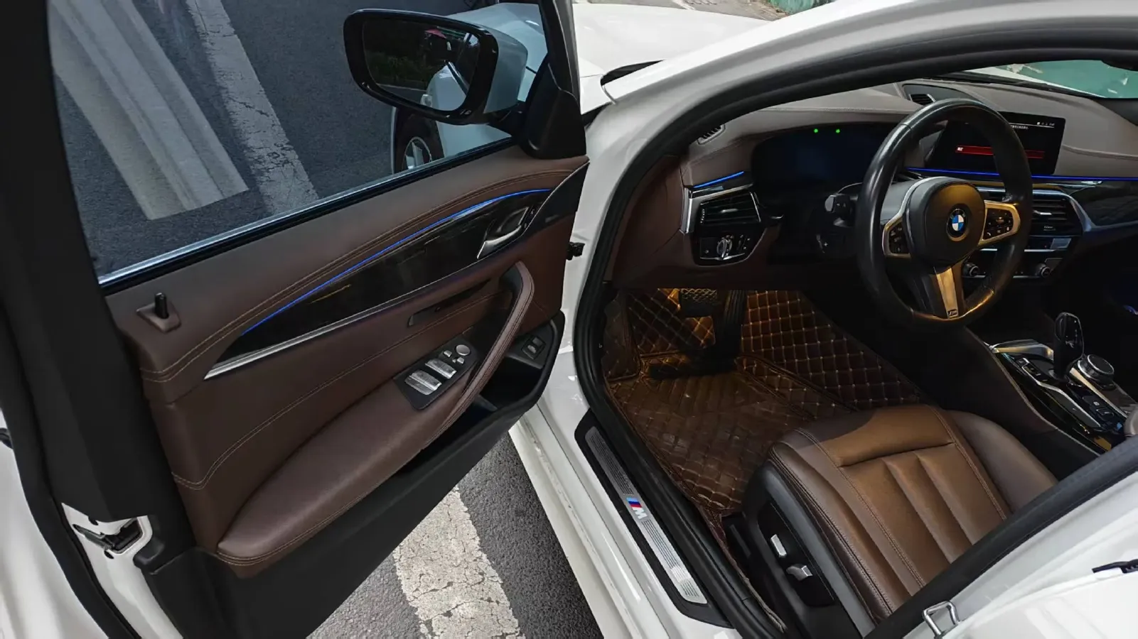 2020 BMW 5 Series 2.0T 184HP L4 8AT,autocango,china used car exporter,china ev exporter,chinese used car exporter,chinese used ev exporter