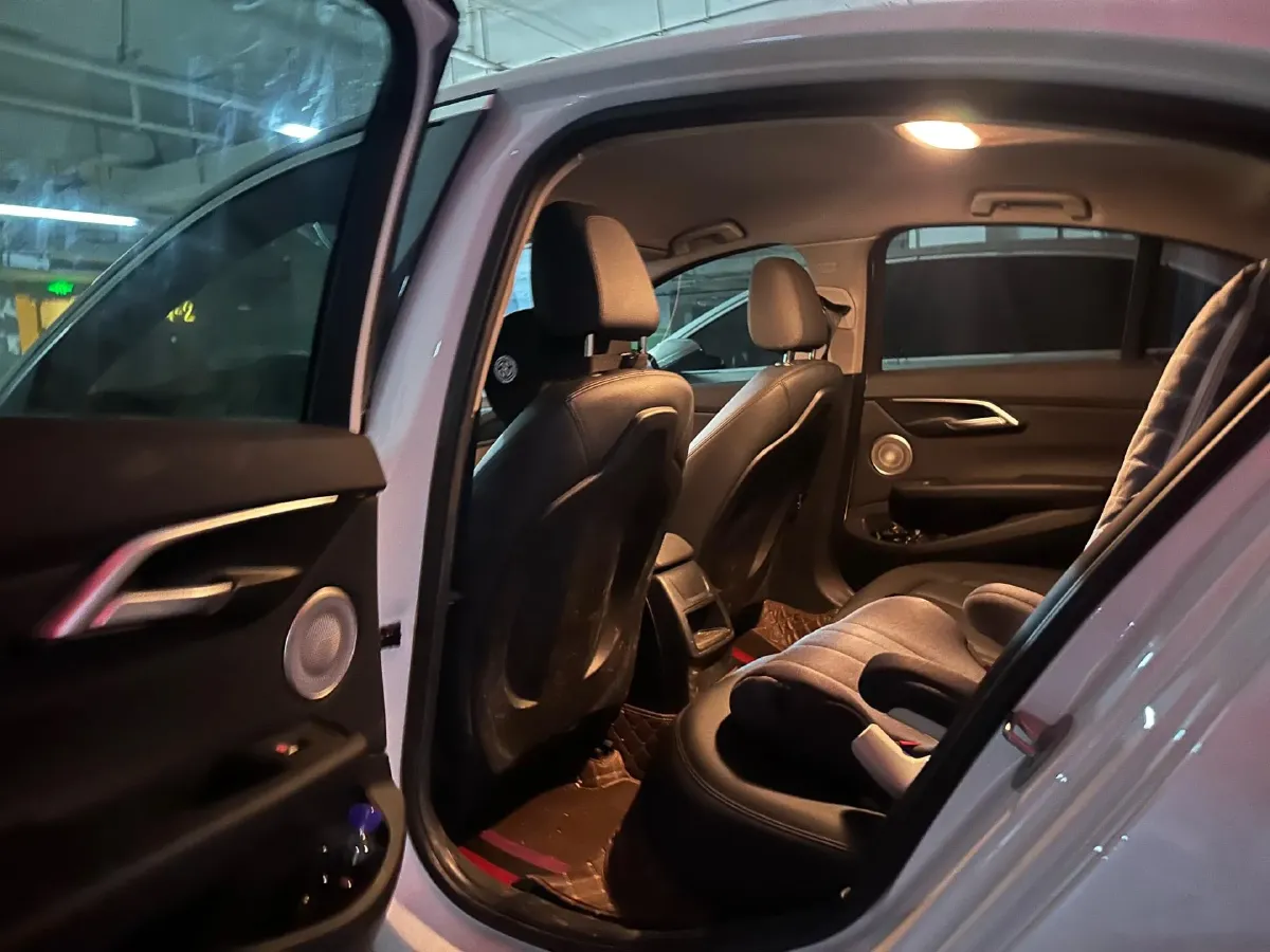 2022 BMW 1 Series 1.5T 140HP L3 7DCT,autocango,china used car exporter,china ev exporter,chinese used car exporter,chinese used ev exporter