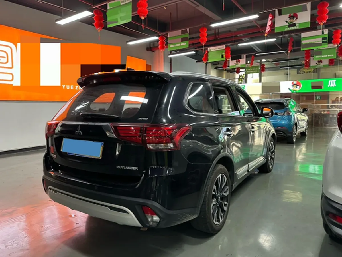 2020 Mitsubishi Outlander 2.4L 192HP L4 CVT,autocango,china used car exporter,china ev exporter,chinese used car exporter,chinese used ev exporter