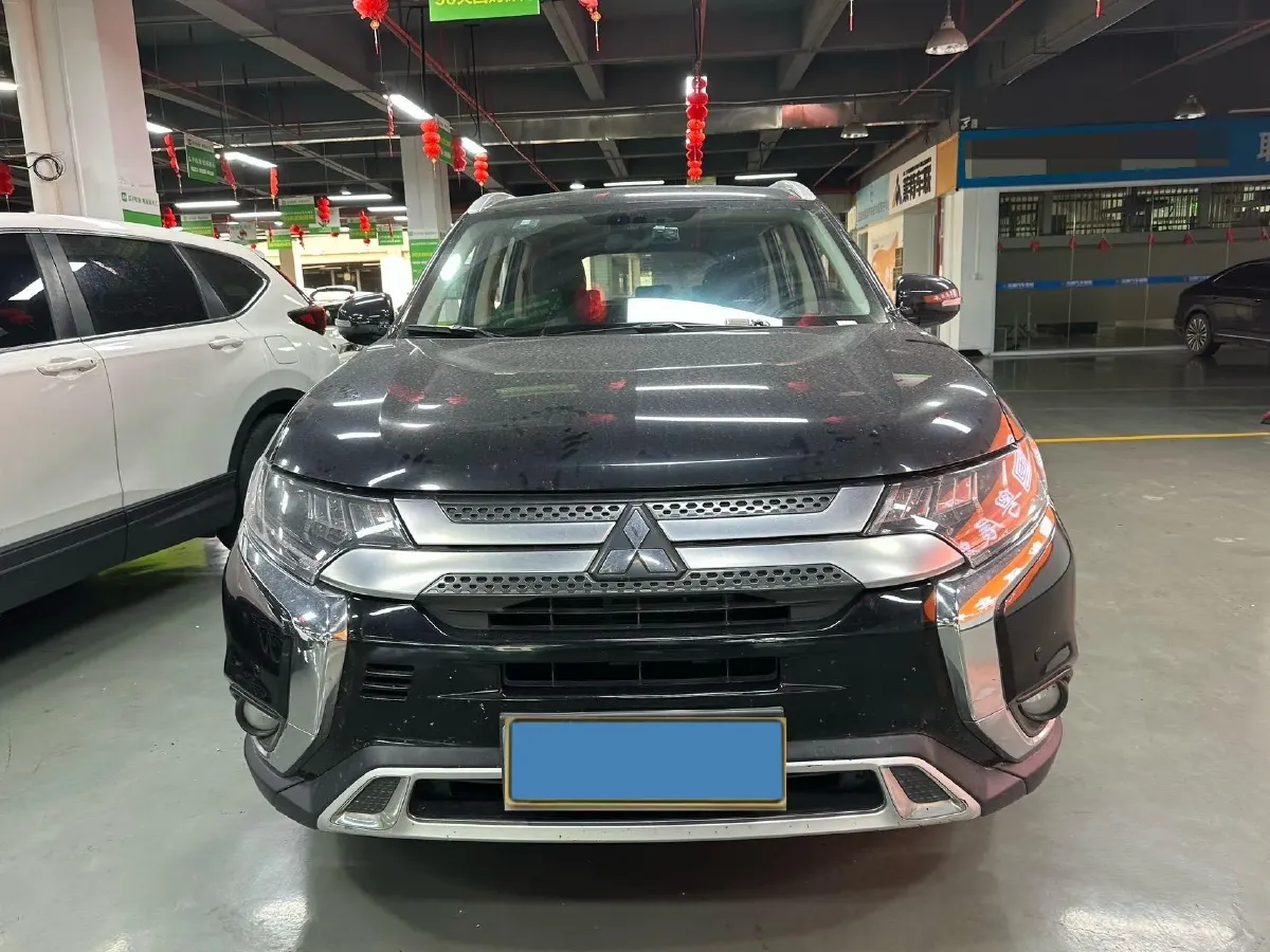 2020 Mitsubishi Outlander 2.4L 192HP L4 CVT,autocango,china used car exporter,china ev exporter,chinese used car exporter,chinese used ev exporter