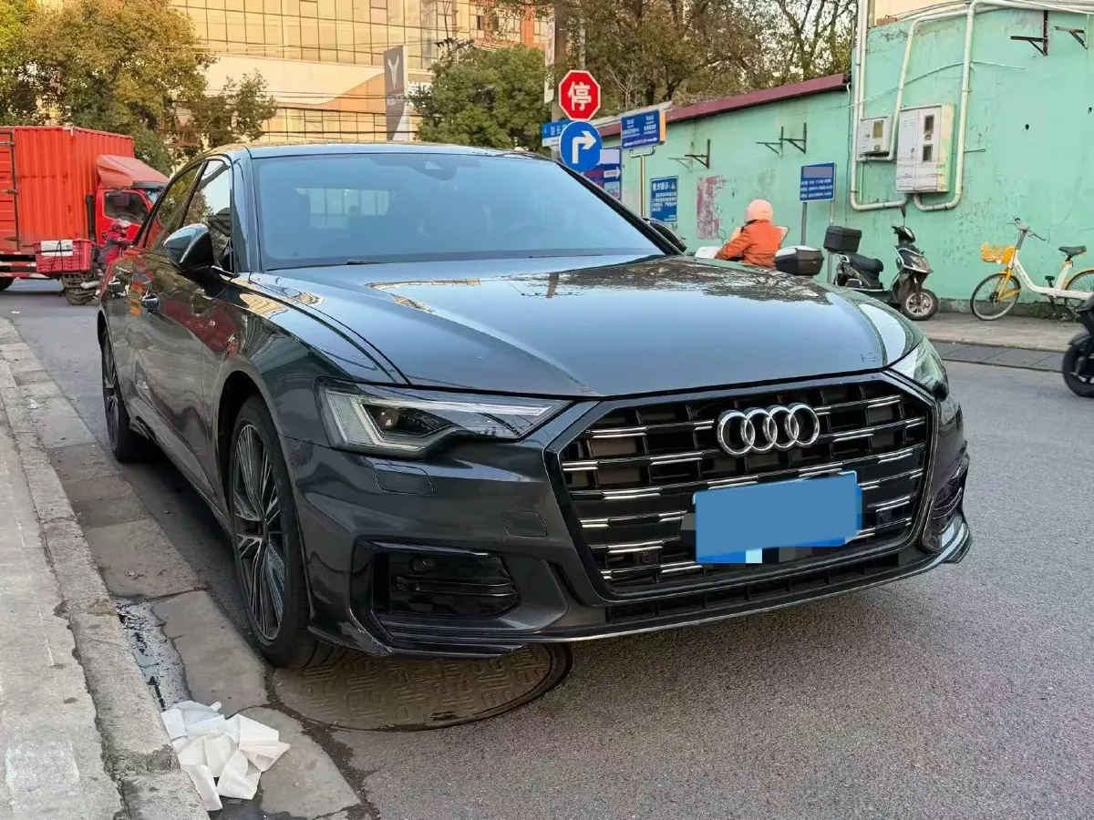 2024 Audi A6L 2.0T 190HP L4 7DCT,autocango,china used car exporter,china ev exporter,chinese used car exporter,chinese used ev exporter