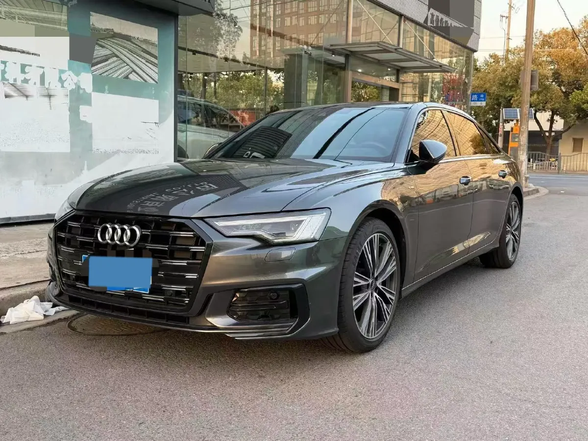 2024 Audi A6L 2.0T 190HP L4 7DCT,autocango,china used car exporter,china ev exporter,chinese used car exporter,chinese used ev exporter