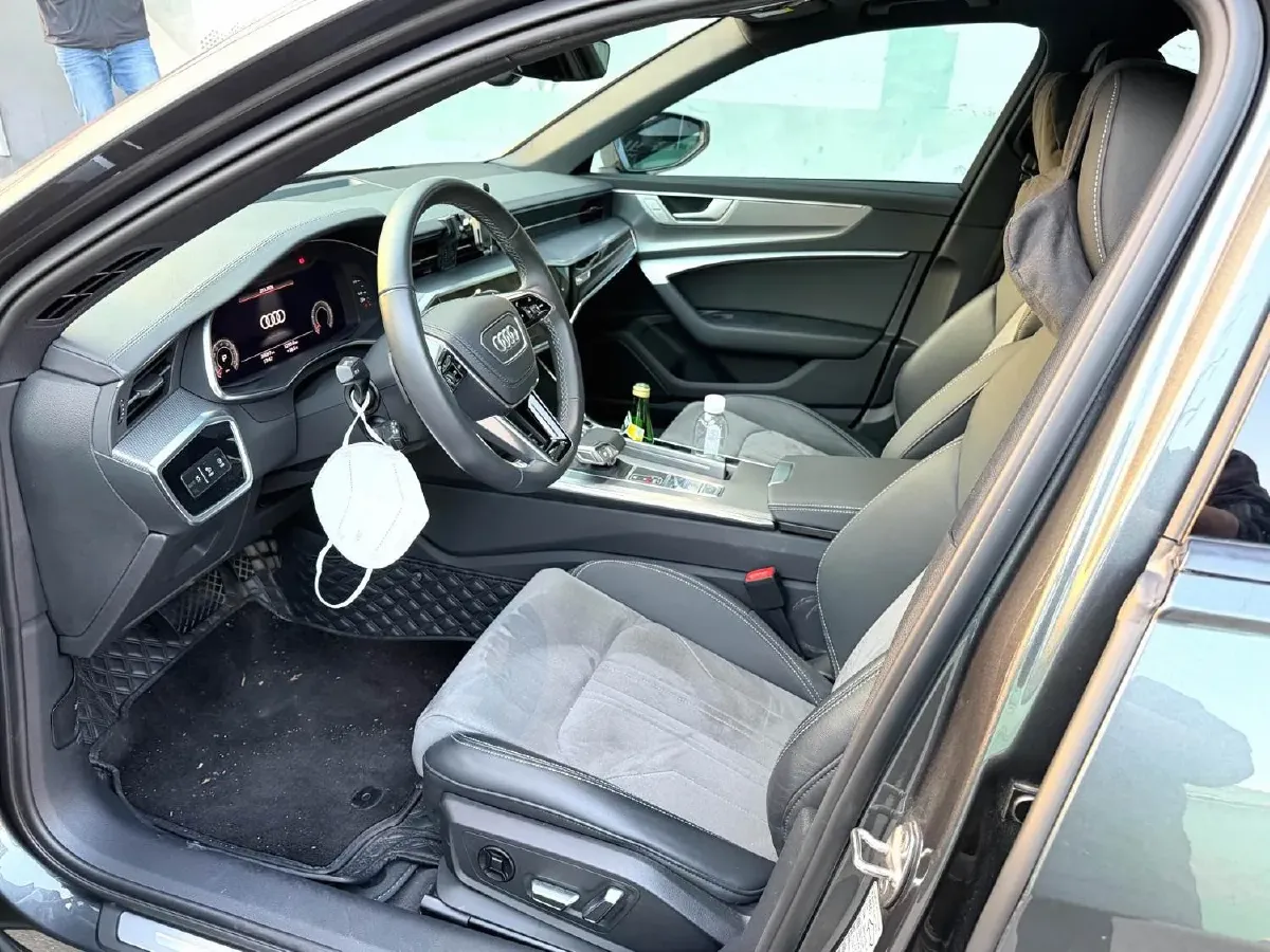 2024 Audi A6L 2.0T 190HP L4 7DCT,autocango,china used car exporter,china ev exporter,chinese used car exporter,chinese used ev exporter