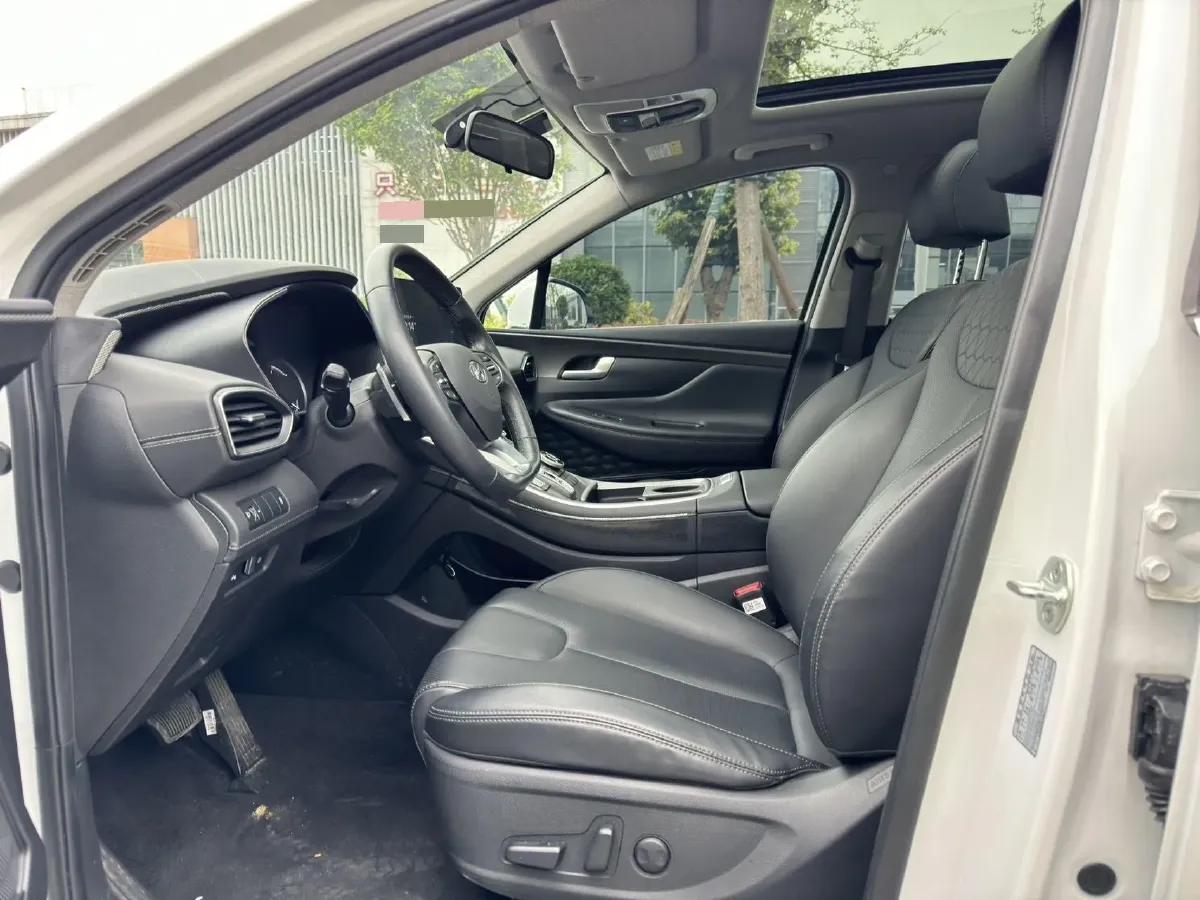 2023 Hyundai Santafe 2.0T 230HP L4 8AT,autocango,china used car exporter,china ev exporter,chinese used car exporter,chinese used ev exporter