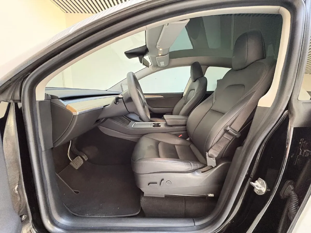 2022 Tesla Model Y BEV 60KWH,autocango,china used car exporter,china ev exporter,chinese used car exporter,chinese used ev exporter