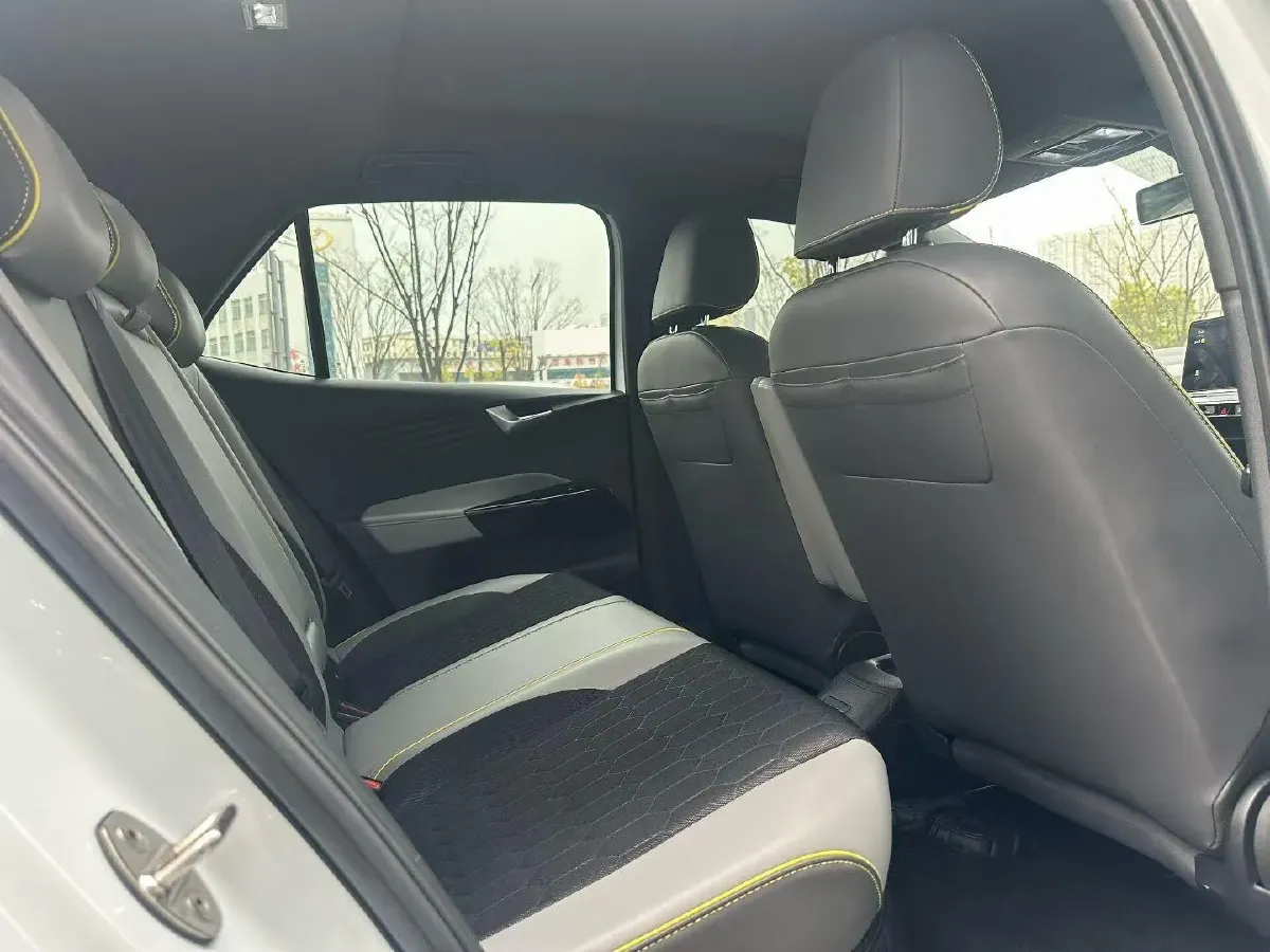 2022 Volkswagen ID.3 BEV 57.3KWH,autocango,china used car exporter,china ev exporter,chinese used car exporter,chinese used ev exporter