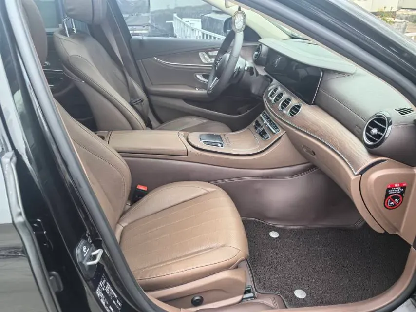 2020 Mercedes-Benz E Class 2.0T 258HP L4 9AT,autocango,china used car exporter,china ev exporter,chinese used car exporter,chinese used ev exporter