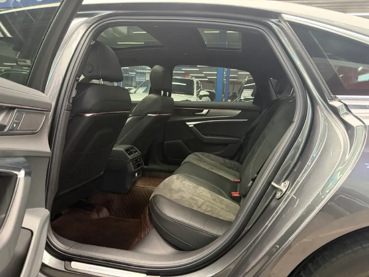 2022 Audi A6L 2.0T 224HP L4 7DCT,autocango,china used car exporter,china ev exporter,chinese used car exporter,chinese used ev exporter