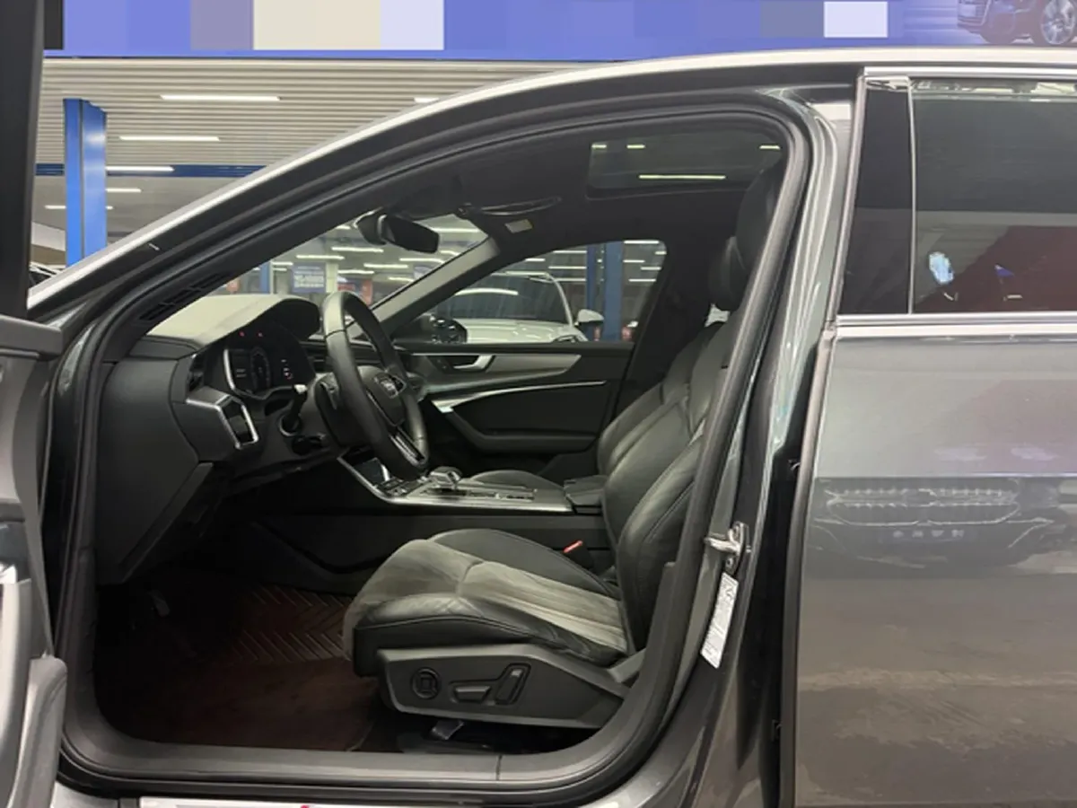 2022 Audi A6L 2.0T 224HP L4 7DCT,autocango,china used car exporter,china ev exporter,chinese used car exporter,chinese used ev exporter