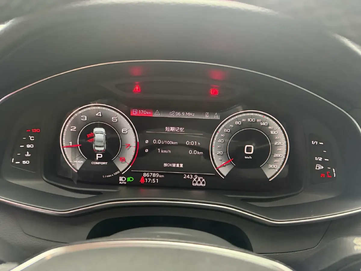 2022 Audi A6L 2.0T 224HP L4 7DCT,autocango,china used car exporter,china ev exporter,chinese used car exporter,chinese used ev exporter