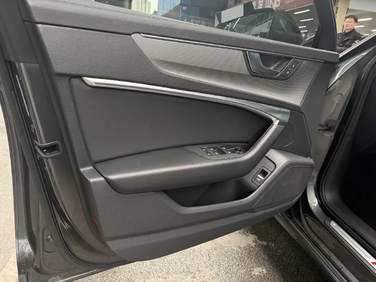 2022 Audi A6L 2.0T 224HP L4 7DCT,autocango,china used car exporter,china ev exporter,chinese used car exporter,chinese used ev exporter